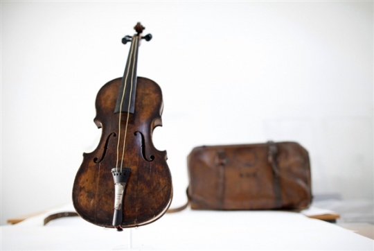 Violin Played on Titanic Sells For $1.45 Million