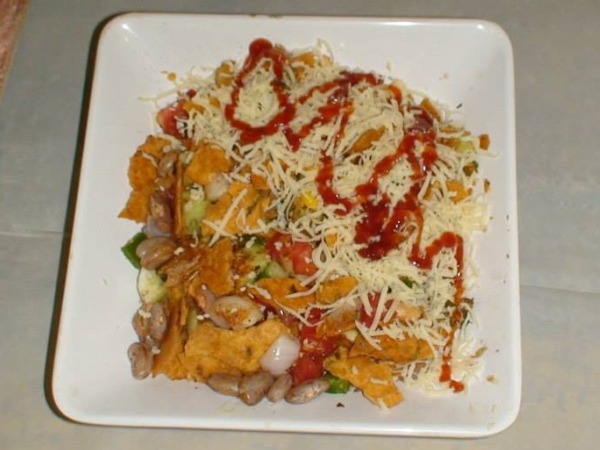 Nachos And Salsa With An Indian Twist