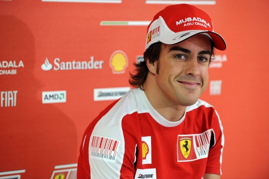 Alonso Brushes Off McLaren Interest