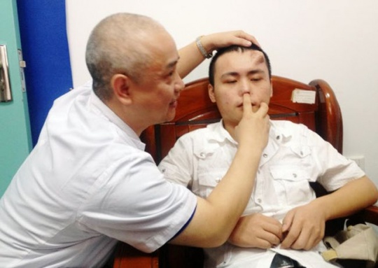 Chinese Man Grows Nose on Forehead