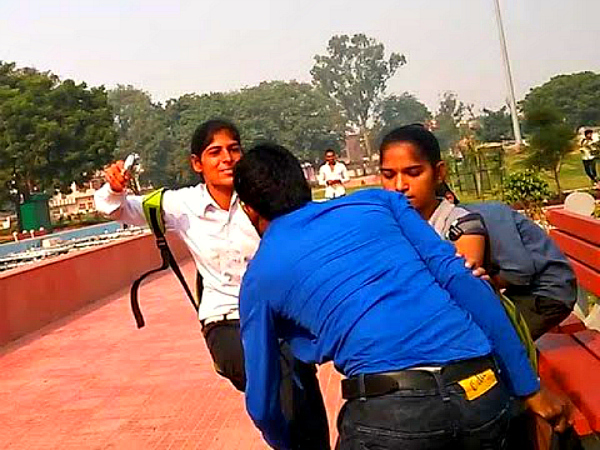 Rohtak brave hearts beating up another guy