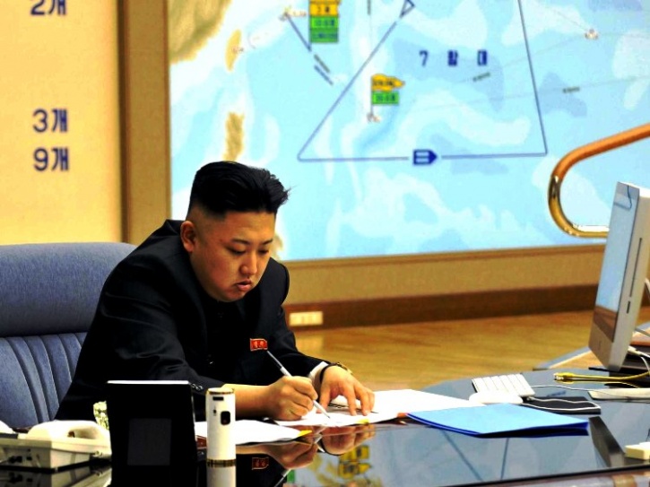 Kim Jong-un using an Imac