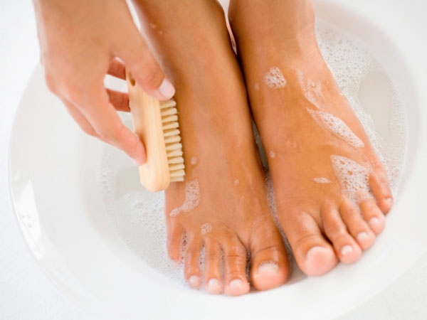 foot scrub for cracked heels