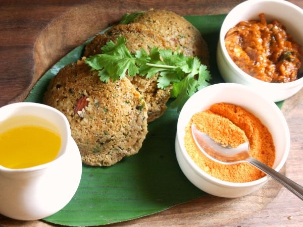 Healthy Indian Snack: Steamed Rolled Oats Idli