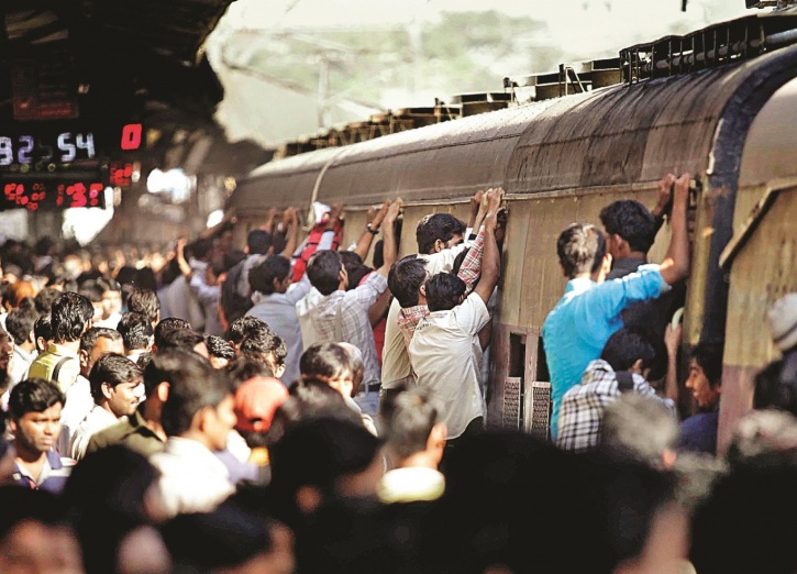 10 Things The Mumbai Local Teaches You