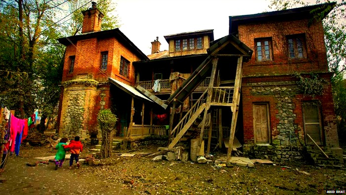 Colonial Kashmir architecture after floods