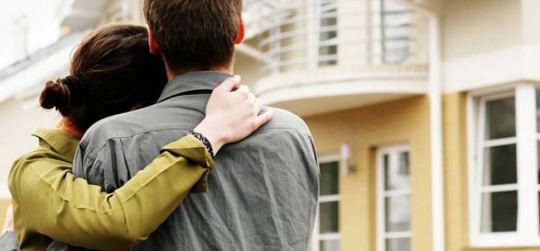 Signs You Still Have Feelings For Your First Love