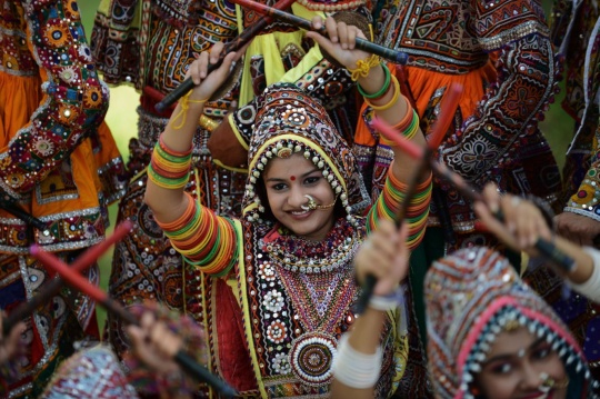 5 Navratri Traditions Invented By India's Youth!