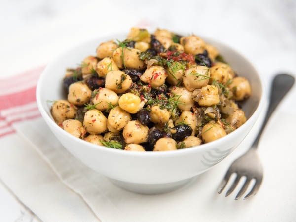 Zero Oil Recipe: Chickpea Salad With Mint Dressing