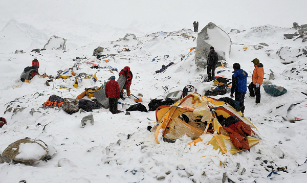 Climbers stuck in ther camps after everest avalanche