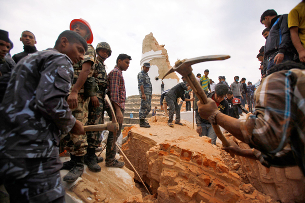 Soldiers removing debris near Dharahara tower