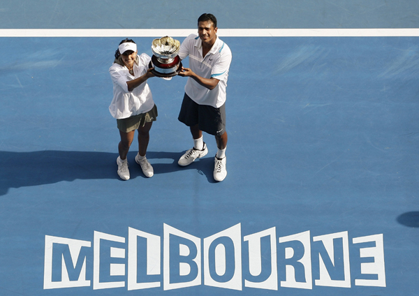Sania with Bhupathi after Australian Open title