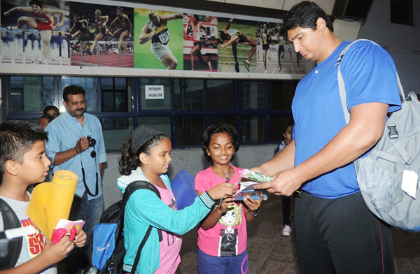 Vikas Gowda with kids (file pic)
