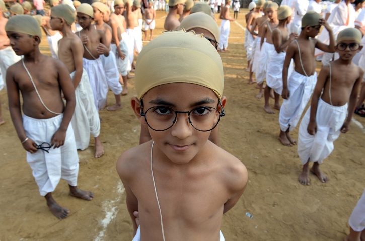 Indian children dressed as Gandhi