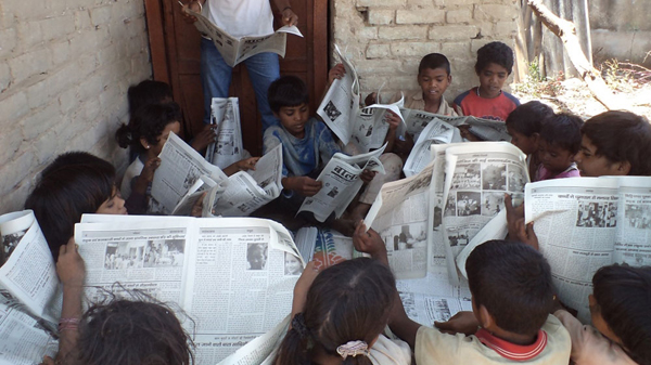 Kids reading Balaknama
