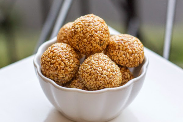 14 Healthy Indian Snacks You Can Carry Around To Munch On When You Get 