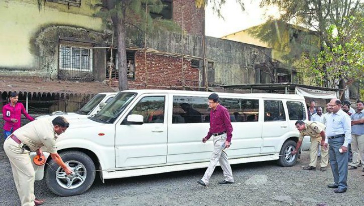 Mahindra Scorpio Modified As Limousine