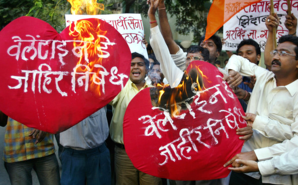 mumbai protests valentine's day 
