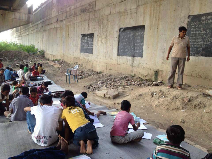 Free school under the bridge in Delhi 