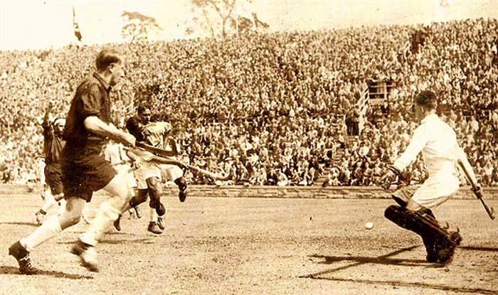 Dhyan Chand scored a total of 10 goals in the game against USA in the 1932 Olympics