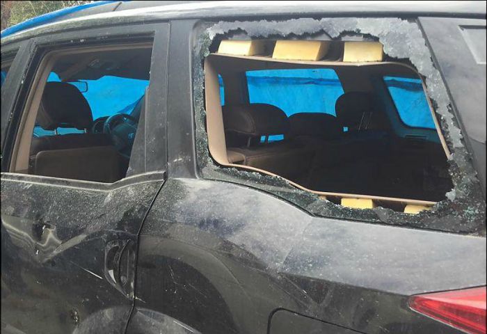 Tourist Vehicles Attacked In Leh