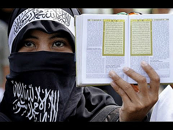 women quran ISIS