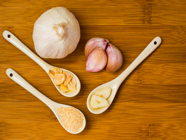 How To Use Garlic To Treat Colds At Home