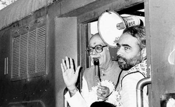 Lk Advani And Narendra Modi