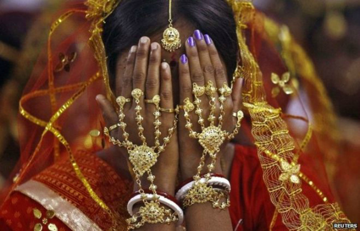 women fined 1 lakh for abusing inlaws using dowry laws