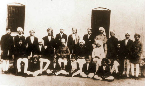 national college lahore, bhagat singh 4th from right