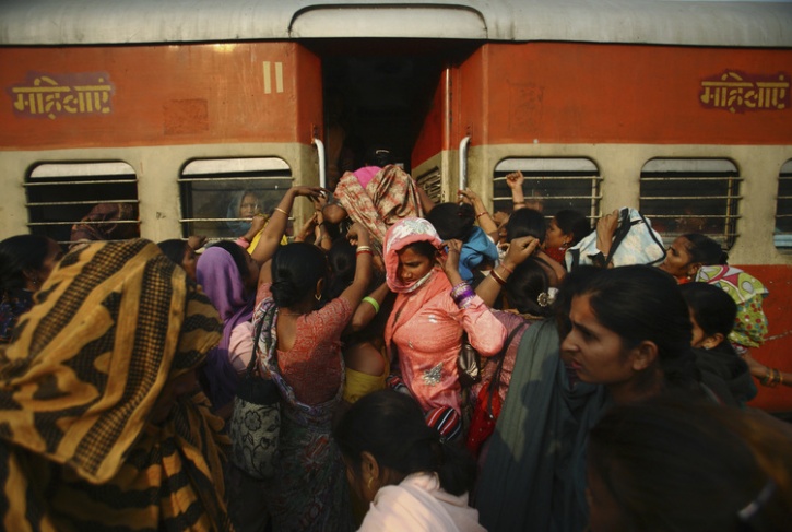 crowded woms train india