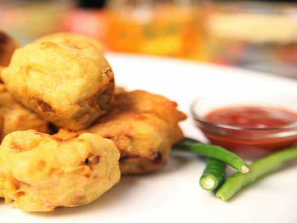 How To Make A Healthy Batata Vada (We're Not Kidding!)