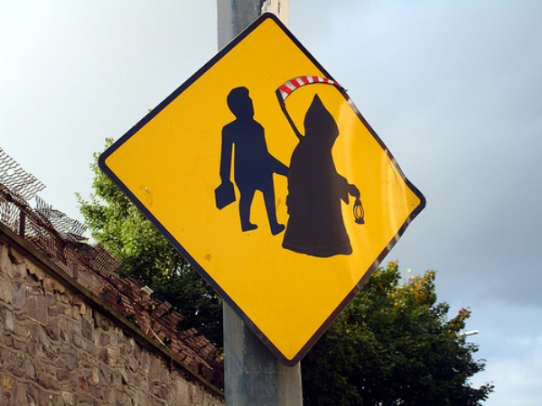 17 Unusual Road Signs You Wont See On A Daily Basis 7564