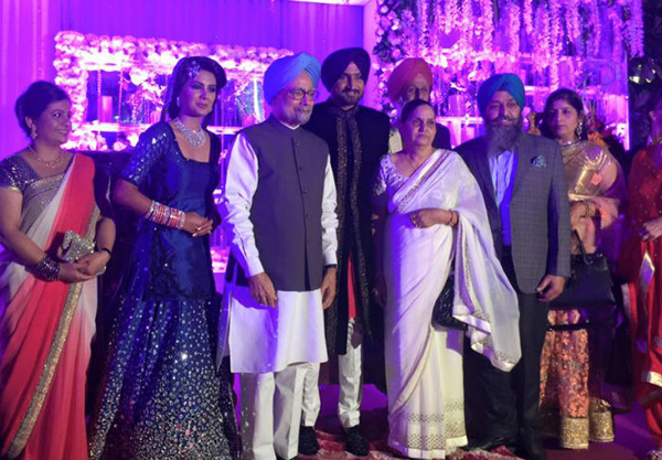 Manmohan Singh with Harbhajan and family