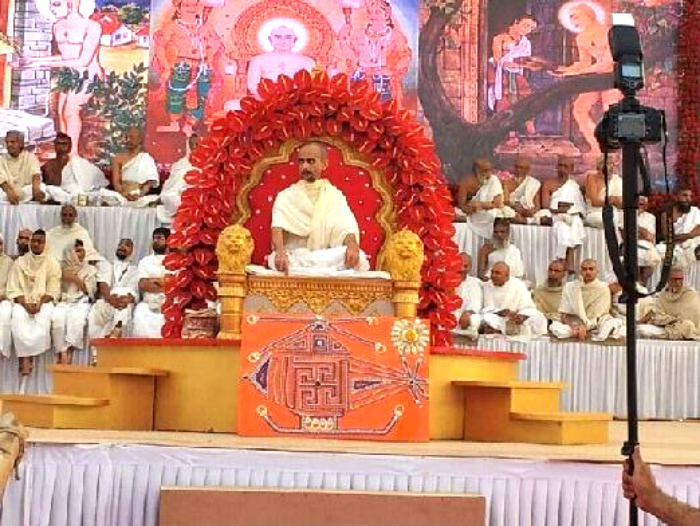 Jain Monk Shri Hansratna Vijayji Maharaj Saheb Creates History By