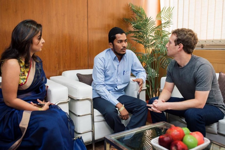 Mark Zuckerberg meets Aasif Mujawar at IIT Delhi