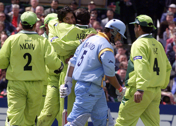 India Pakistan playing in the 1999 World Cuo