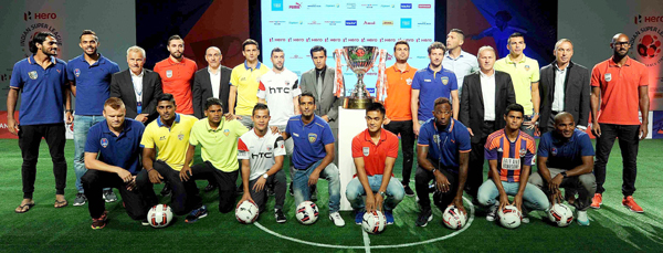 ISL captains with coaches