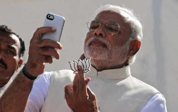 Modi takes a selfie