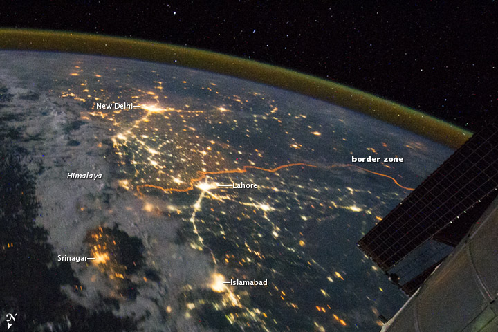 NASA Takes a stunning pic of India Pakistan border