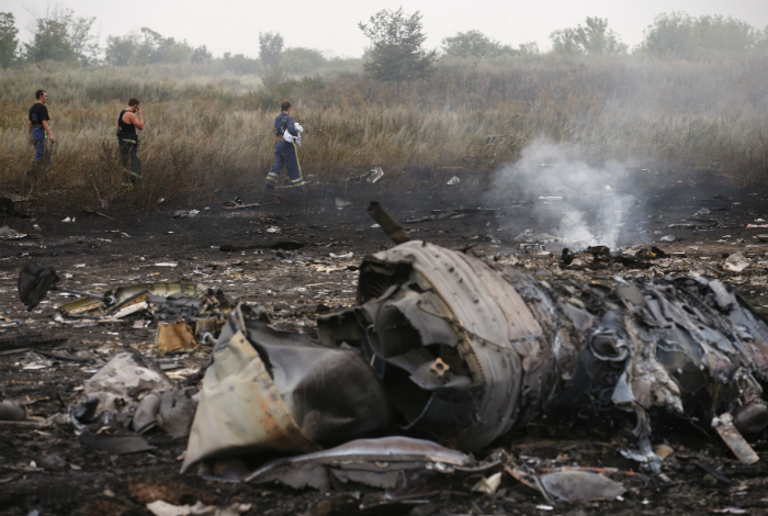 This Chilling Video Shows How Malaysian Flight MH 17 Was Brought Down ...