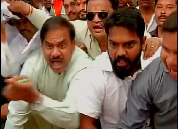 Shiv Sena protesters