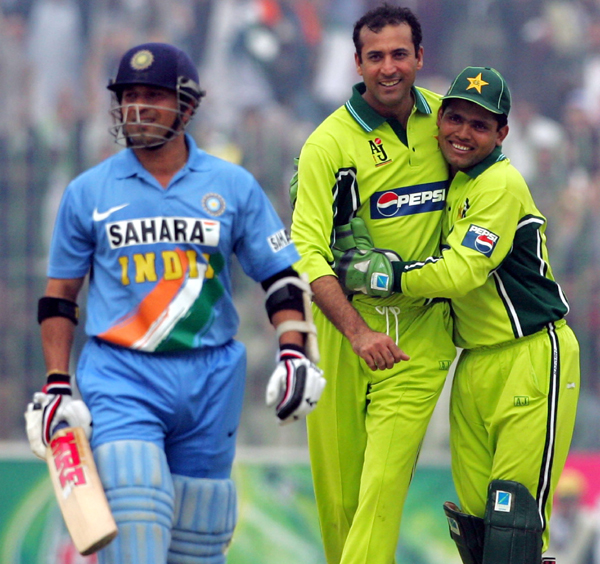 Arshad Khan celebrates wicket of Sachin