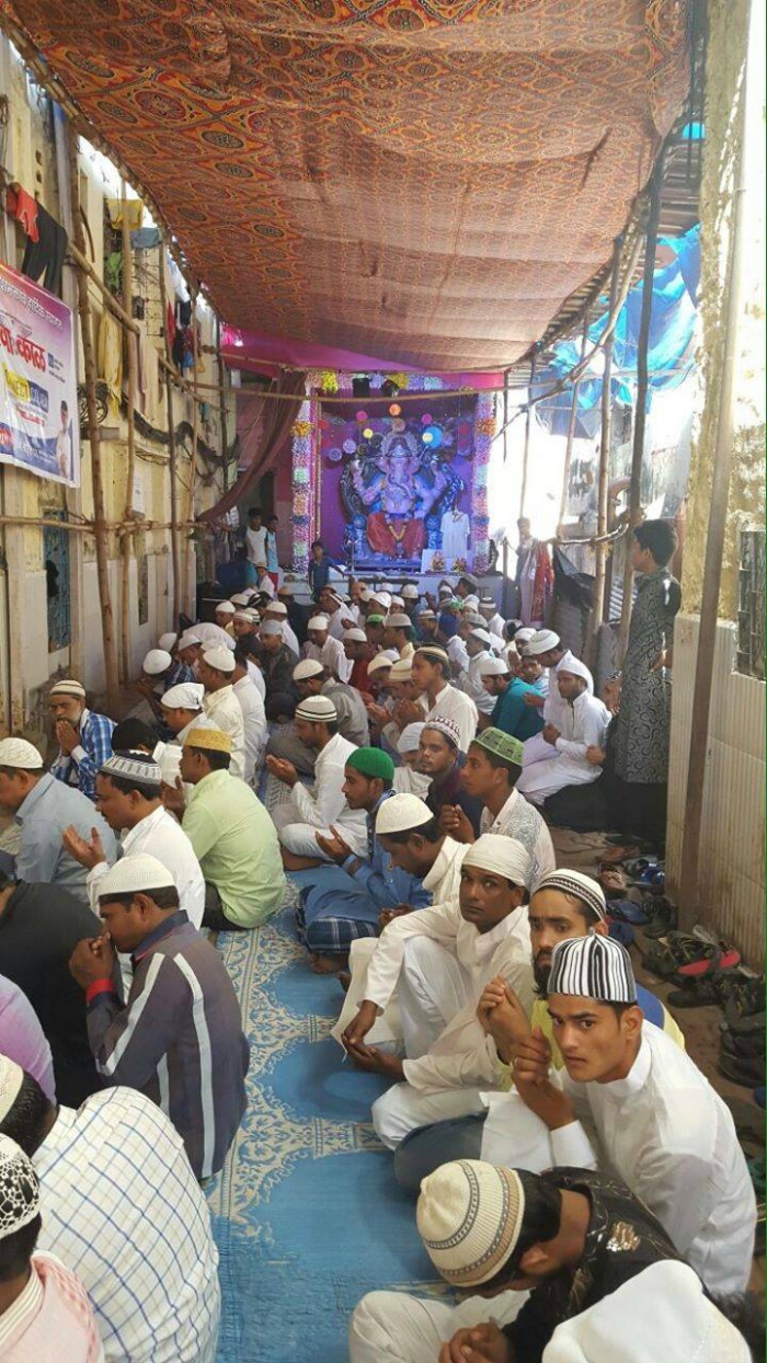 Eid namaz at Mumbai colaba ganpati pandal 