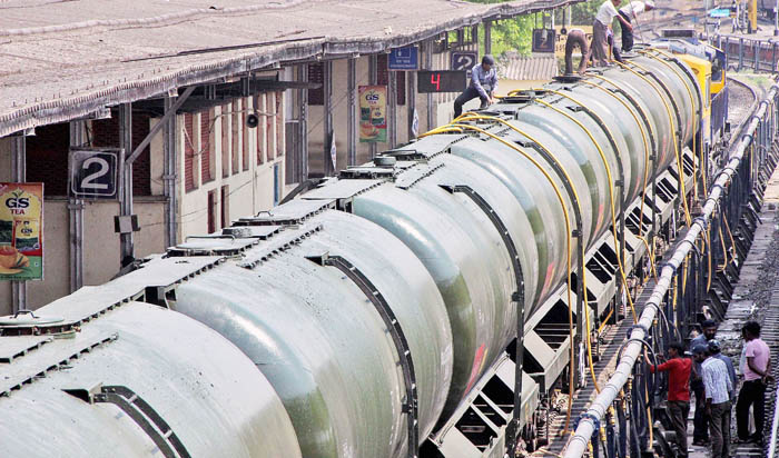 Train Takes 5 Lakh Litres Of Water To Drought Stricken Latur And Saves Lives AP