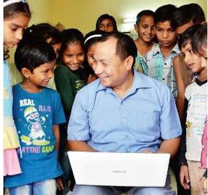 IAF Doctor By Day, He Educates 30 Children For Free