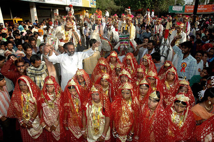 This Surat Businessman Is Planning Lavish Weddings For 100 Poor Girls