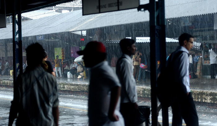 Heavy Rain Brings Mumbai To A Standstill; Flights, Trains Suspended