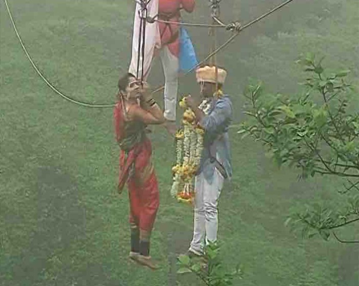 Kolhapur couple marries on ropeway
