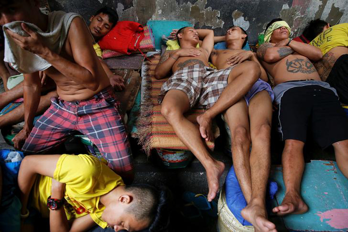 Inmates sleep inside Quezon City Jail in Manila
